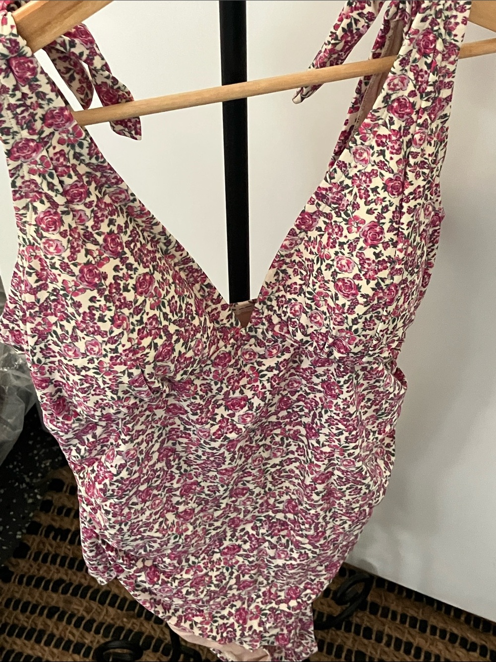Kona Sol Pink Floral Tie-Shoulder V-Neck Camisole